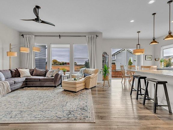 4th image of 514 Ranchhand Dr
