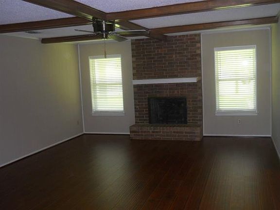 3rd image of 7544 Circle Dr
