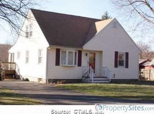 81 Shenipsit St, Ellington, CT 06029