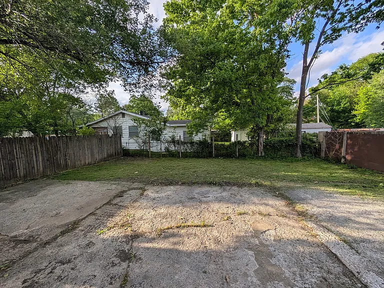 1318 W Huntsville Ave — Photo 39