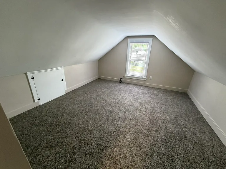 435 Gold St — Photo 11