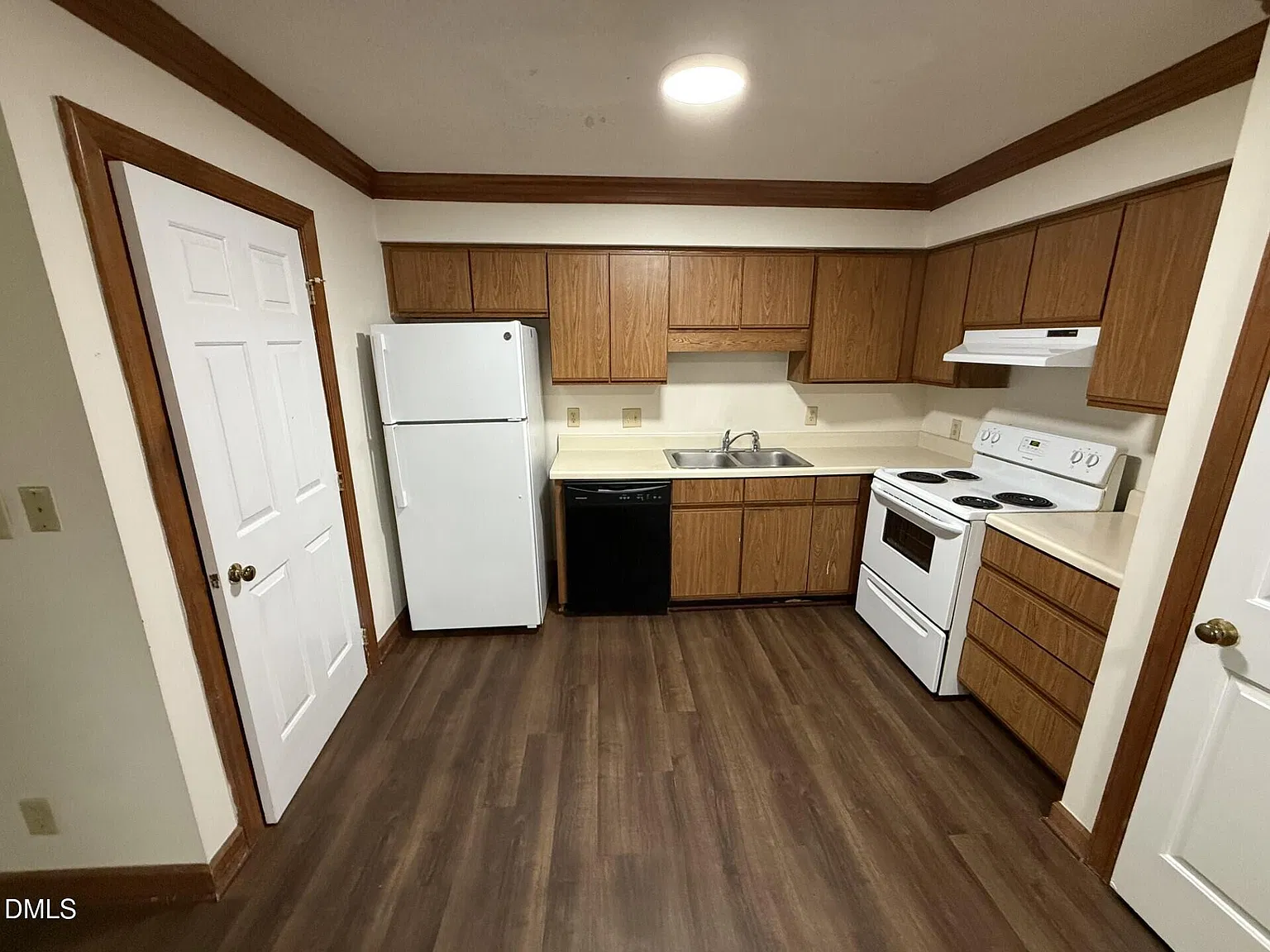 2 bed, 2.0 bath, 960 sqft, $1,295 — Photo 3