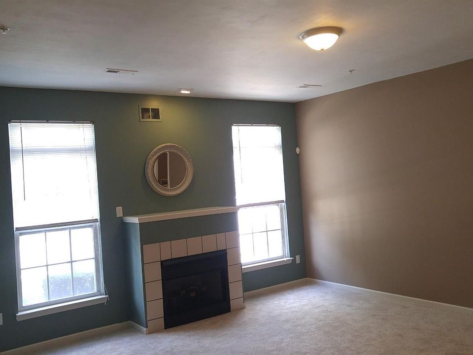 1st image of 17102 Addington Dr #1