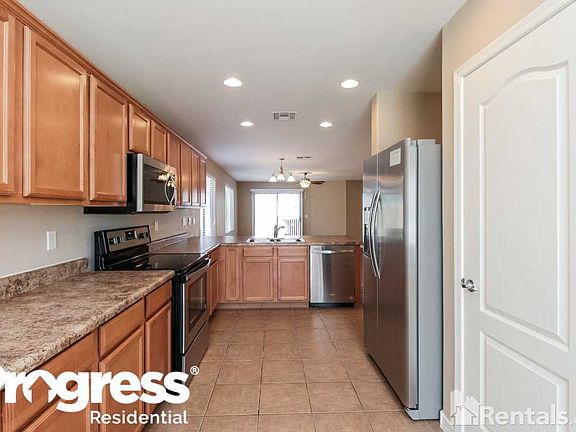 5th image of 2190 W Vineyard Plains Dr