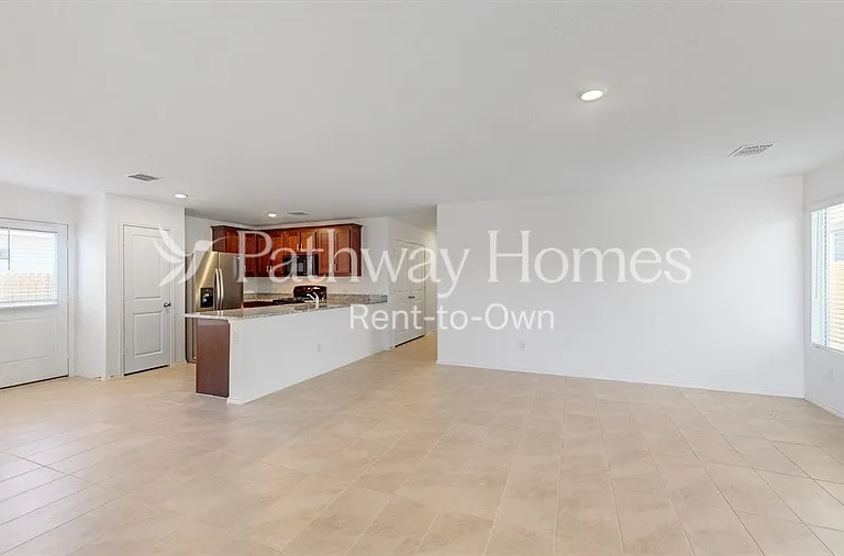 1329 Plum Rd — Photo 4
