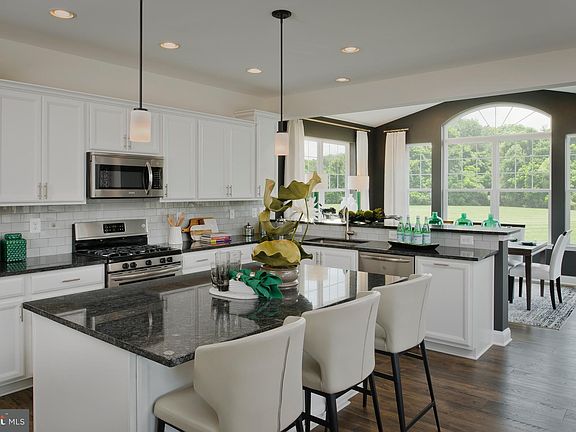 4th image of 3012 Winterbourne Dr
