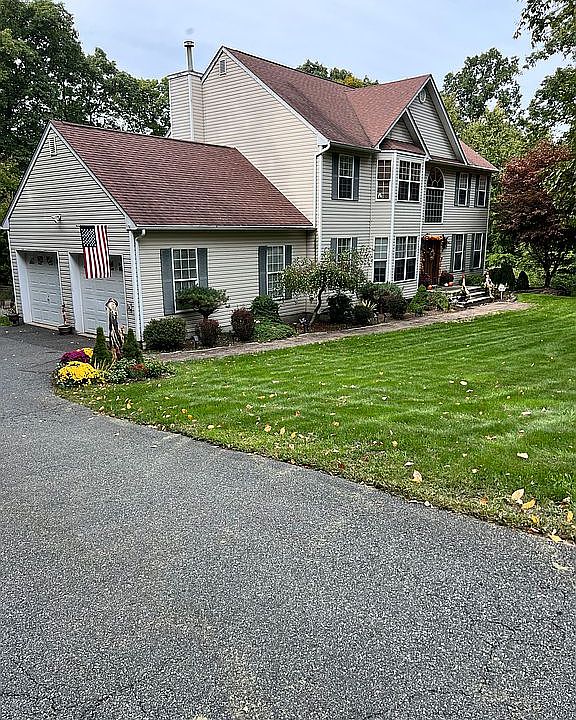 1st image of 31 Stonehedge Dr