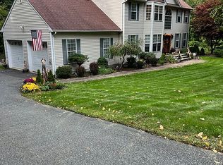 31 Stonehedge Dr, Stockholm, NJ 07460