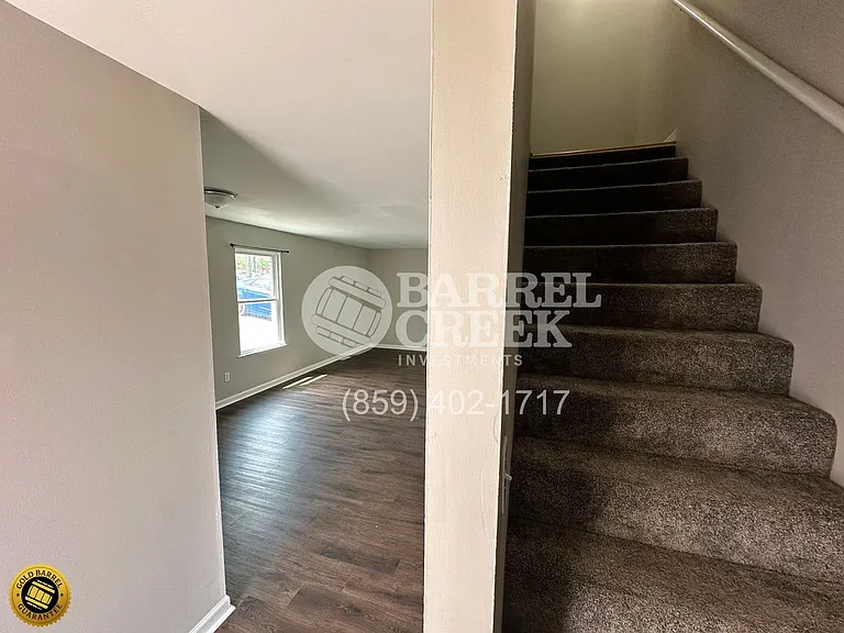 130 Ewing Ave — Photo 6