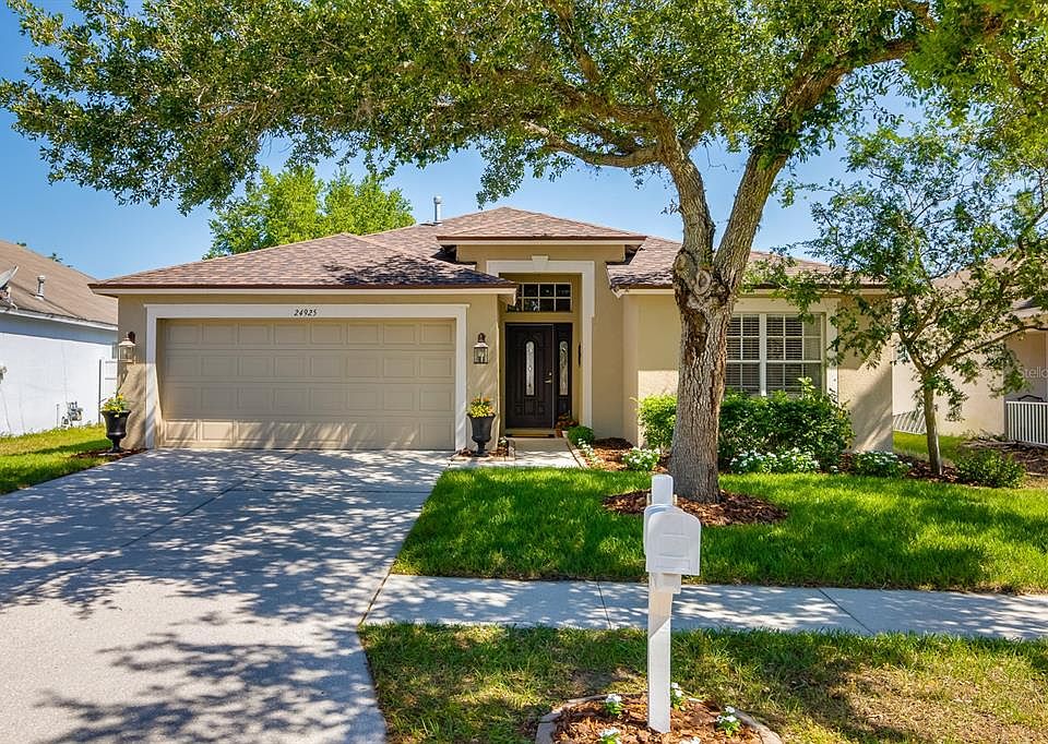1st image of 24925 Oakhaven Ct