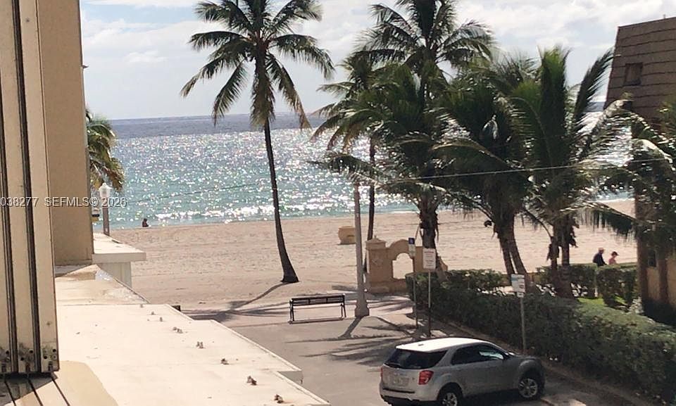 1st image of 320 S Surf Rd APT 305
