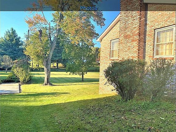 3rd image of 727 E McKinney Ave