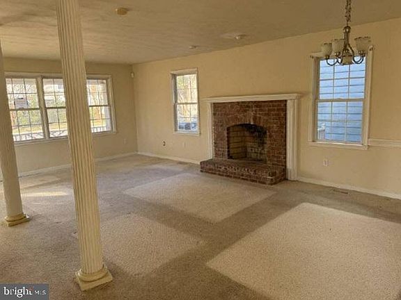 4th image of 1225 Bells Mill Rd