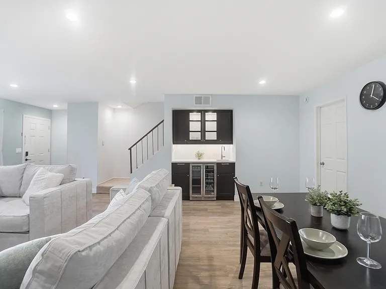 9960 Owensmouth Ave #21 — Photo 5