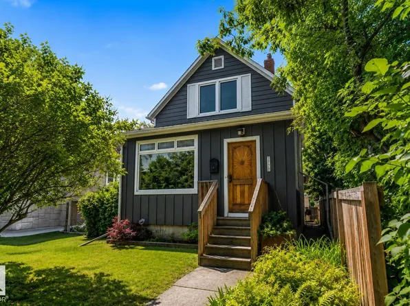 11328 65th St NW, Edmonton, AB T5W 4K6