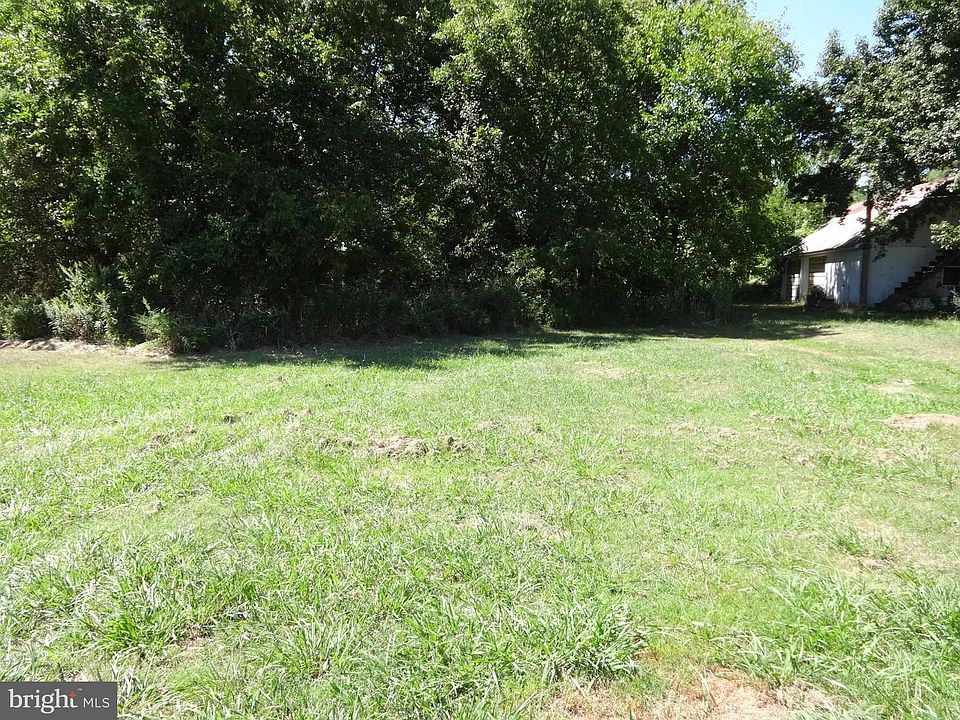 2nd image of N 1st St
