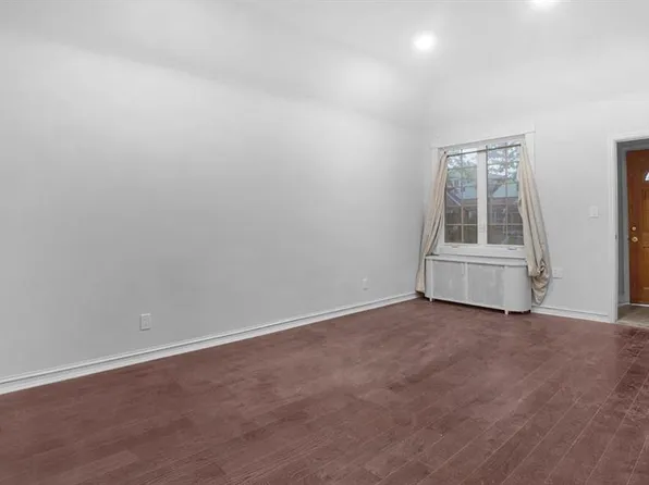 455 East 40th Street image 8 of 24