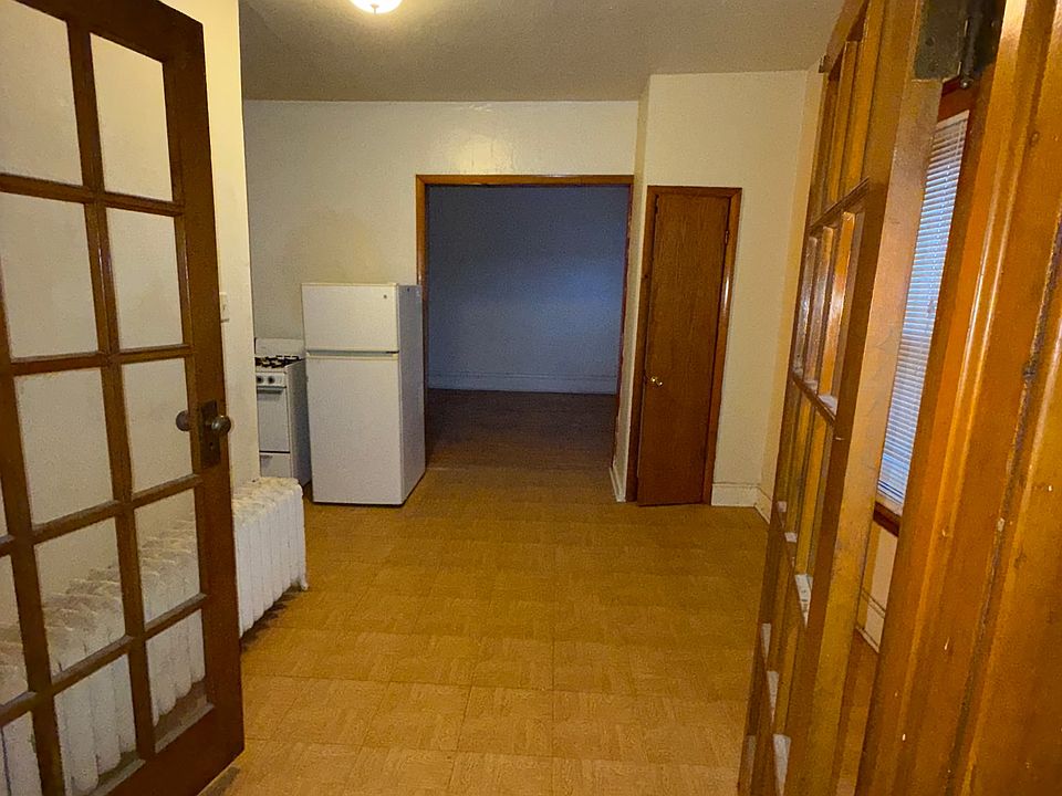 1st image of 1562 Edmund Ave #5