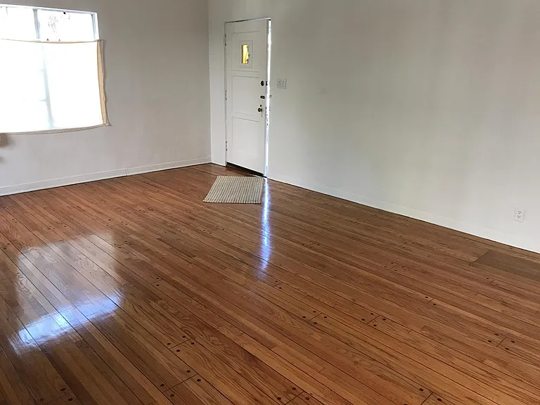 8366 Blackburn Ave — Photo 18