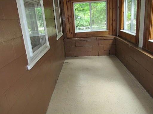 5th image of 221 Winter St #1