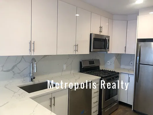 Rented by Metropolis International Realty Inc. | media 3