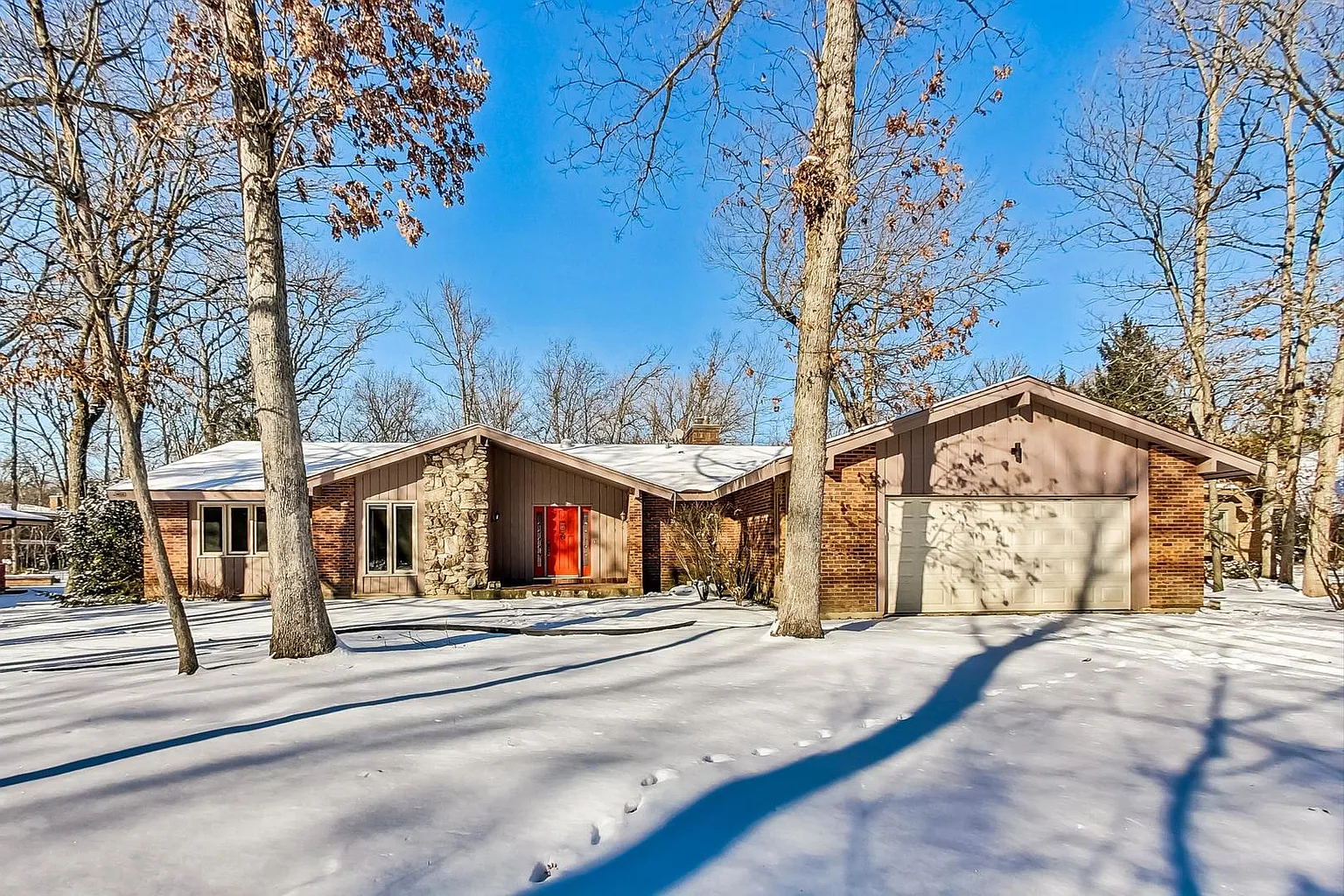 6 Bristol Ct photo 1