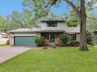 8385 Pleasant View Dr, Mounds View, MN 55112