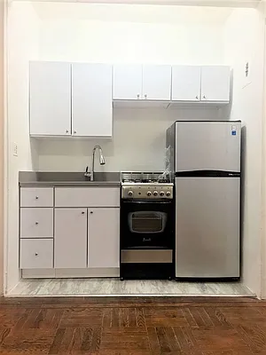 Rented by Dynamik Realty | media 2