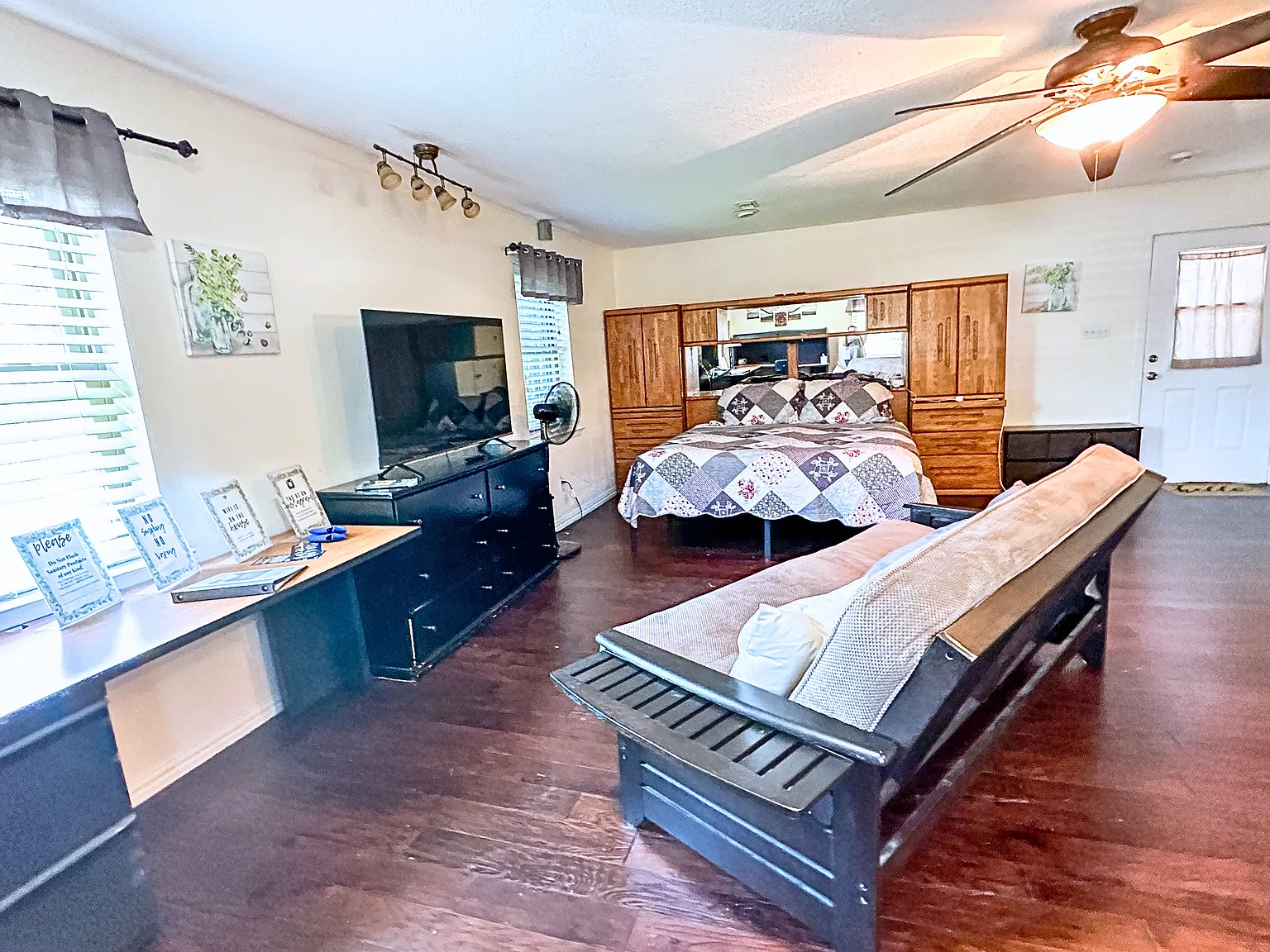 Studio, 2506 sqft, $2,010 — Photo 3