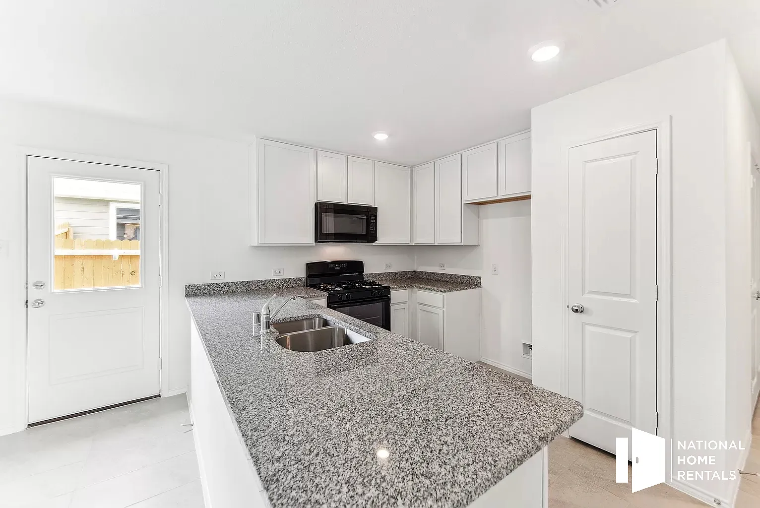 3 bed, 1440 sqft, $1,898 — Photo 2