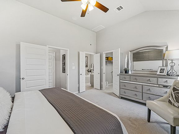 Private master bedroom