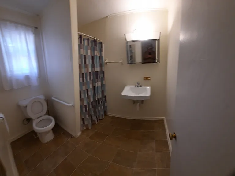 105 Oak St #3 — Photo 1