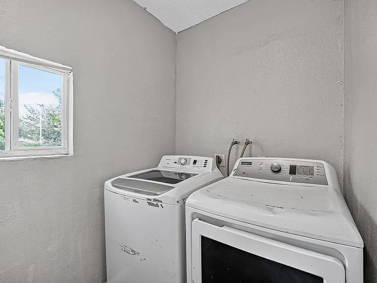 4118 Sunflower St — Photo 12