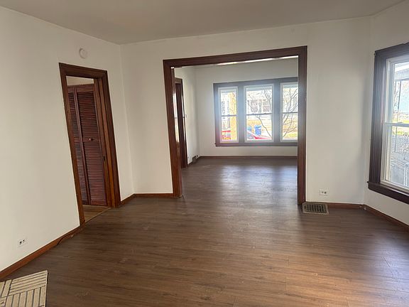 4th image of 373 Breckenridge St #1