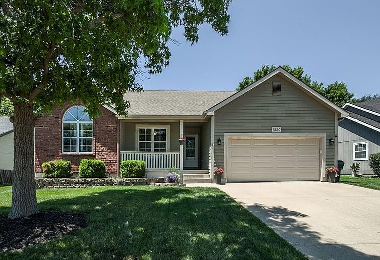 1st image of 1320 Pin Oak Cir