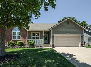 1320 Pin Oak Cir, Ottawa, KS 66067