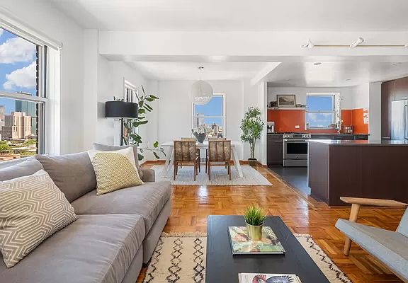 5th image of 34 Plaza St E APT 1207