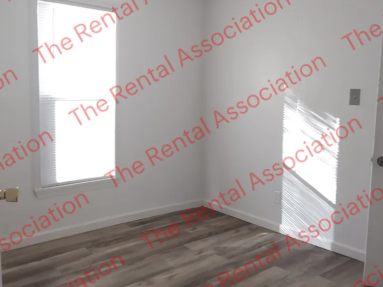 315 Pershing St — Photo 5