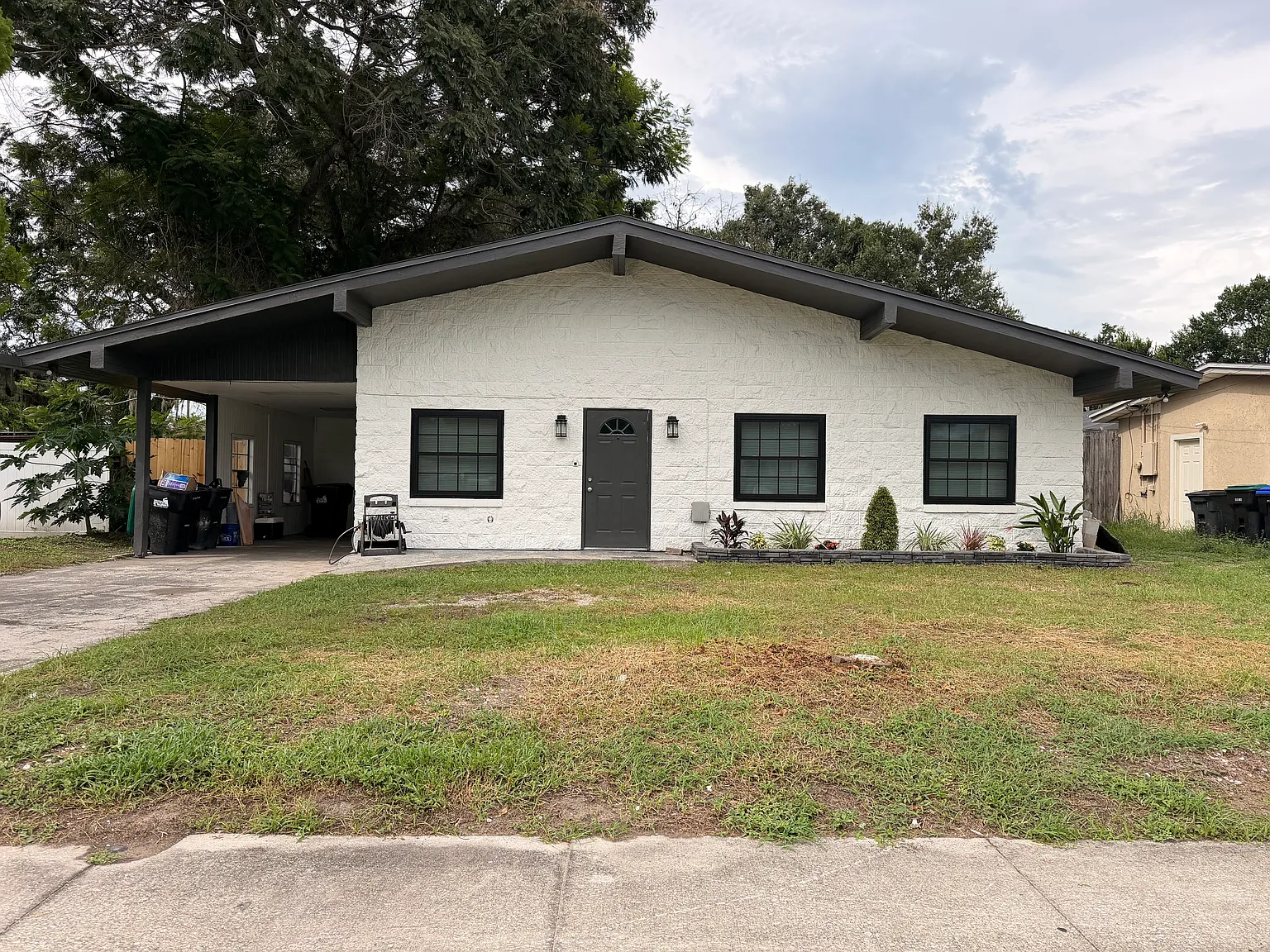 3 bed, 1375 sqft, $2,200 — Photo 1