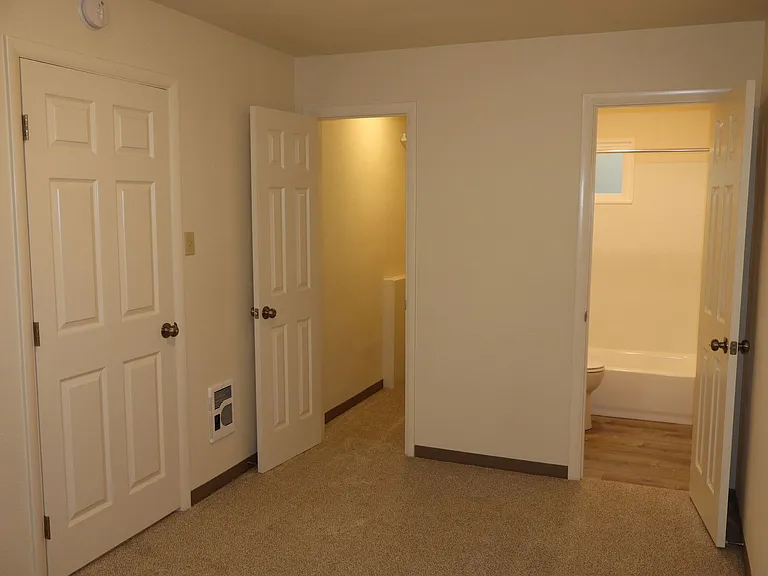 610 Stover St — Photo 9