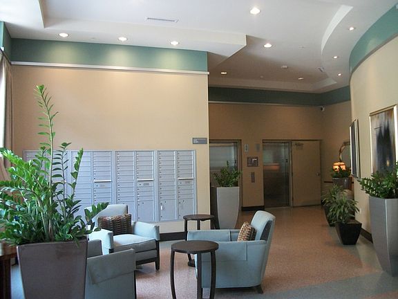 4th image of 150 The Promenade N Unit 423