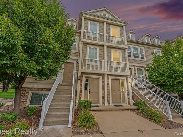 1081 Foxboro, Troy, MI 48083