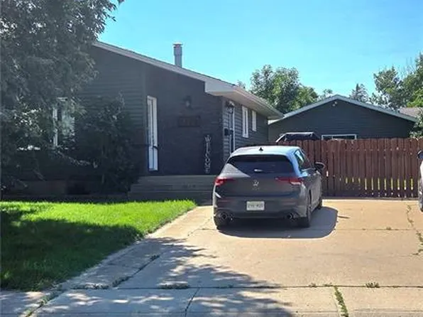 1322 Queen CRESCENT, Moose Jaw, SK S6H 3G4
