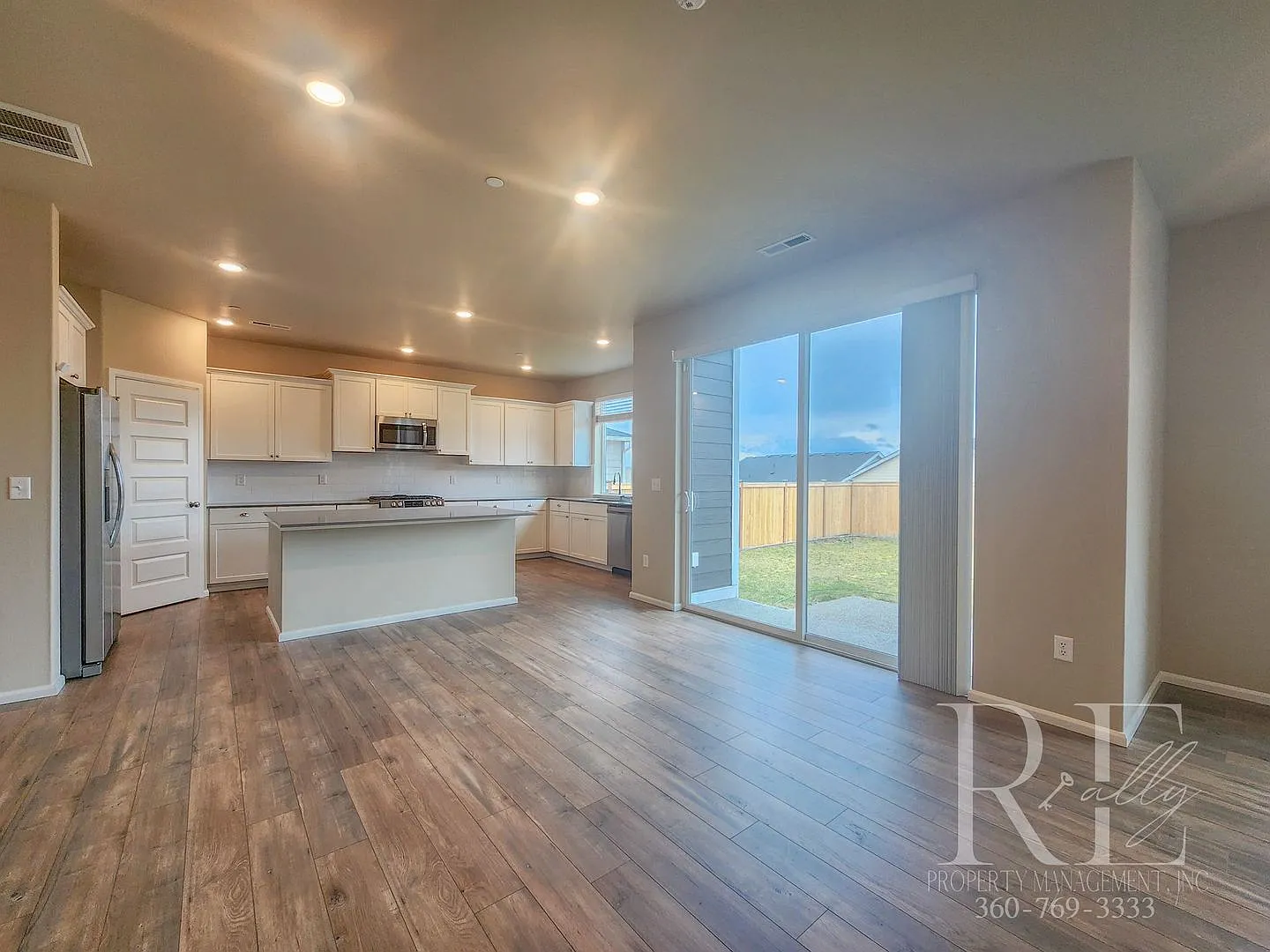 4BD, Office, AND Bonus Room Bremerton Home w/ A/C + Landscaping Included! — Photo 3