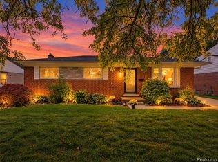 2310 Camilla Dr, Troy, MI 48083