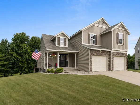 678 Orchard Ct NE, Rockford, MI 49341