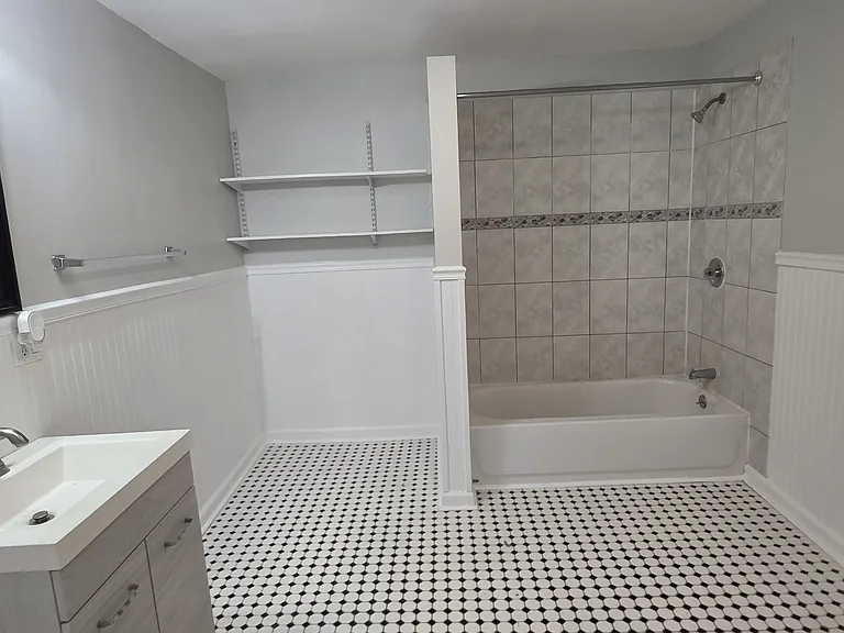 84 Sanford Ave #1 — Photo 18