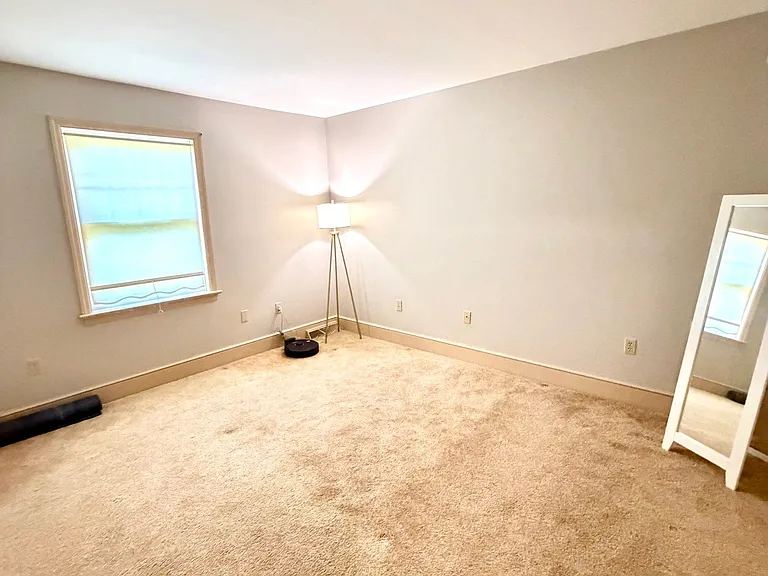 684 Steinman Ct — Photo 30