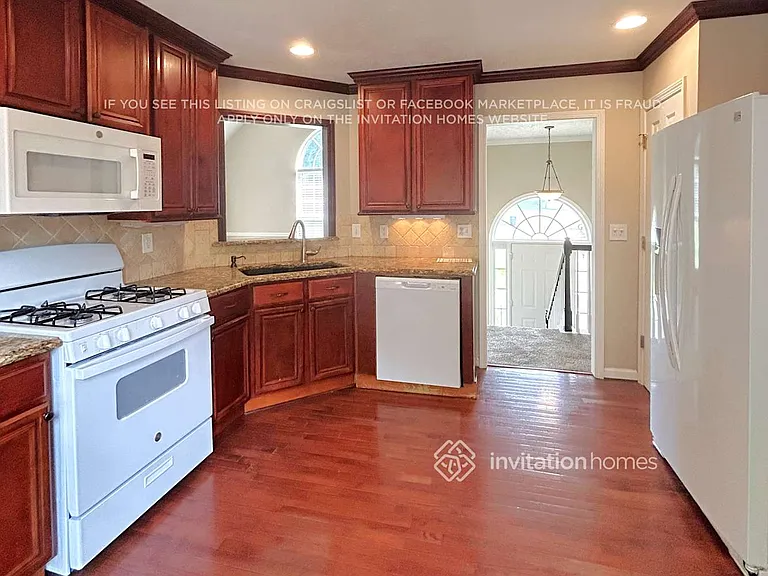 3020 Maple Dr NW — Photo 4