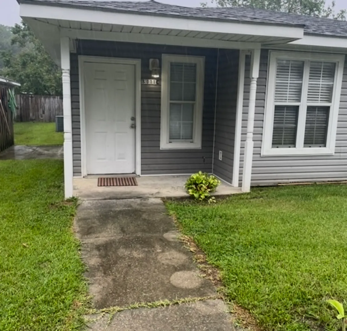 3 bed, 1069 sqft, $1,095 — Photo 1